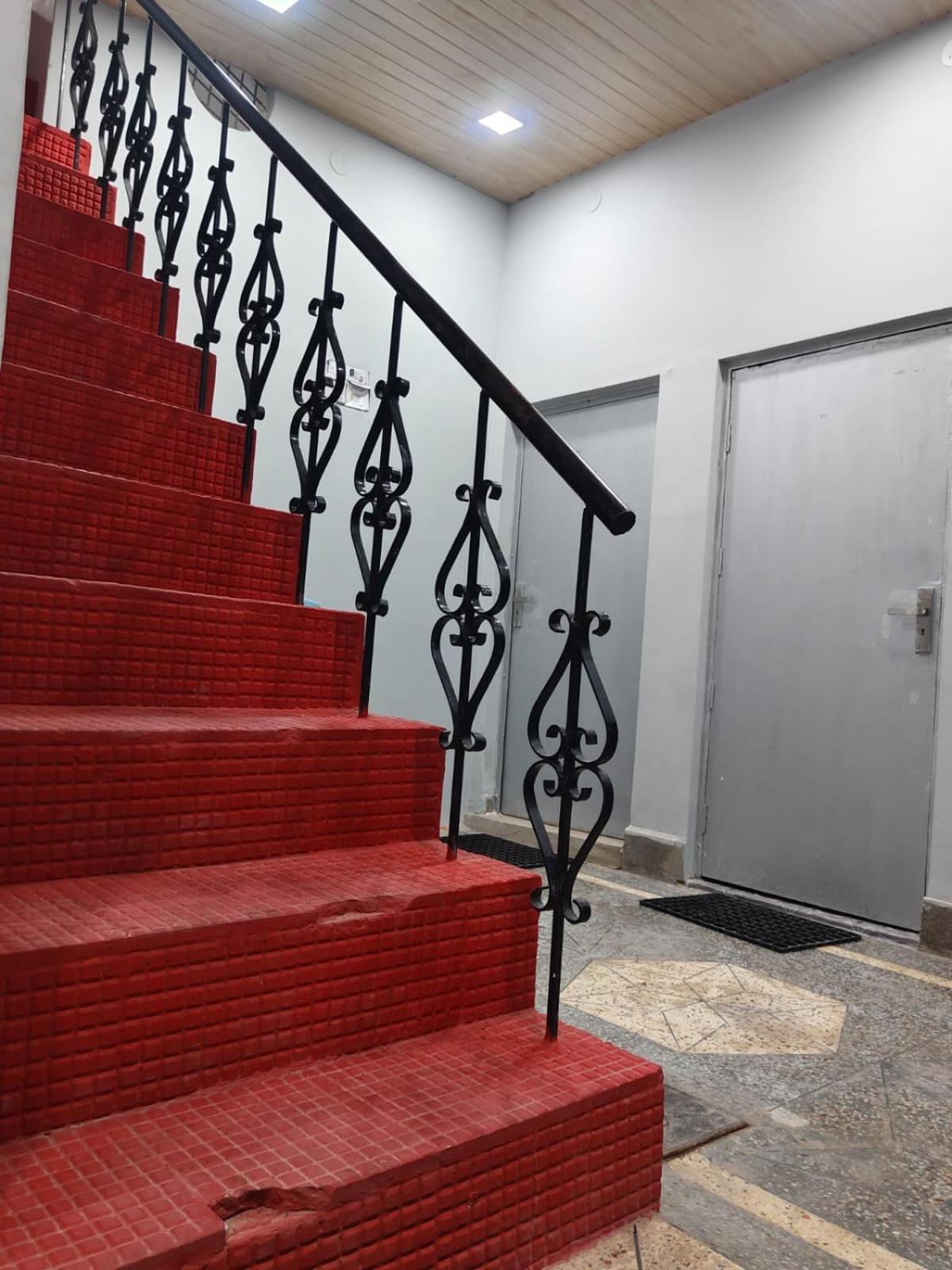 Hotel Crystal Dreams Mathura Bagian luar foto